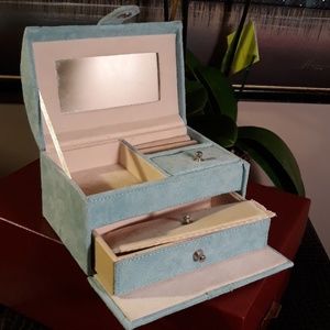 ◇ Teal Suede Jewelry Box ◇